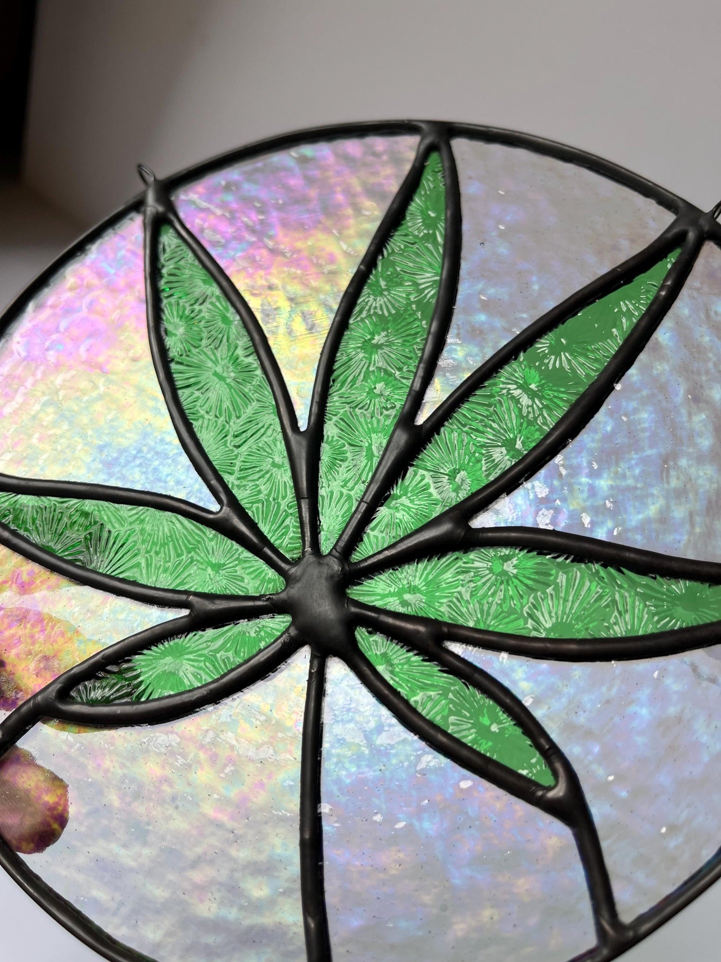 Stained glass Leaf round- Sativa 420 friendly- Green and iridescent clear